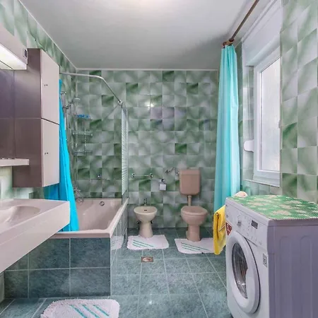 In - Istrien 44043 Apartment Porec